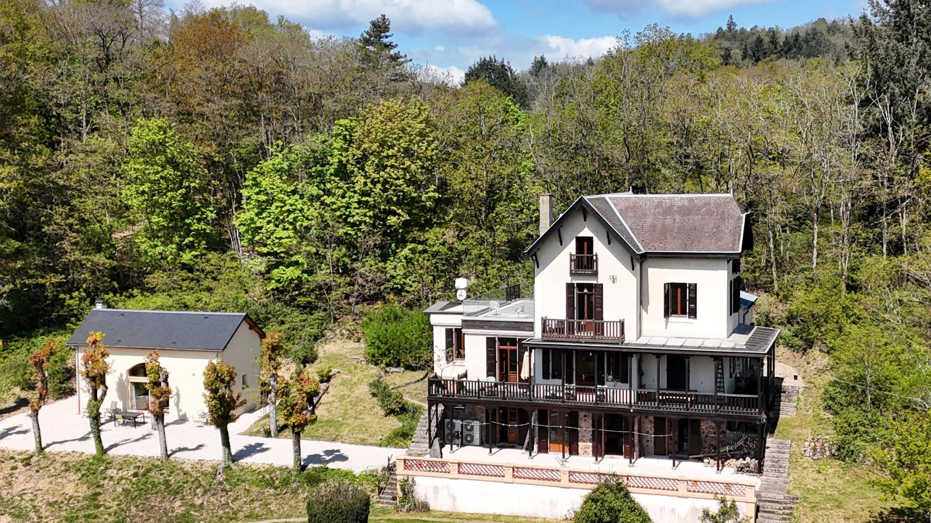 Een foto van 9 rue Creuse, La Celle En Morvan